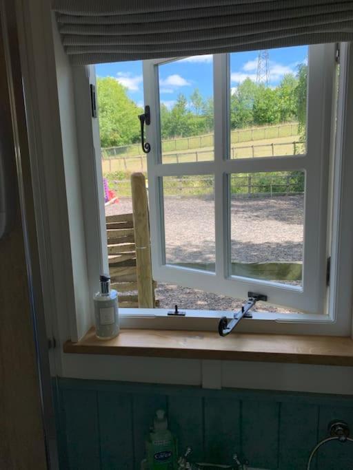 Hollingbourne Romantic Shepherds Hut With Stunning Sunsets מראה חיצוני תמונה